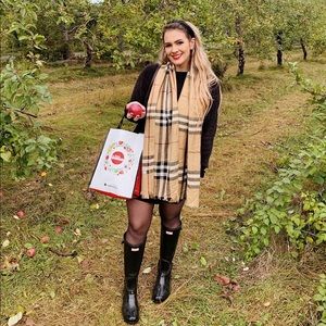 Meet your Posher, Chanelle 👋🏼